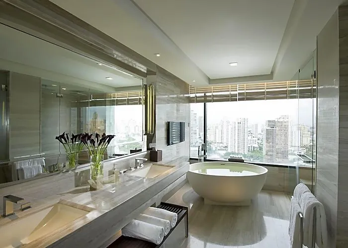 Hilton Sukhumvit 5*