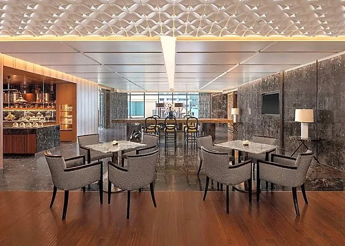 Hilton Sukhumvit 5*